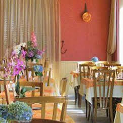 Le Relais Des Monedieres Hotel Seilhac Zewnętrze zdjęcie